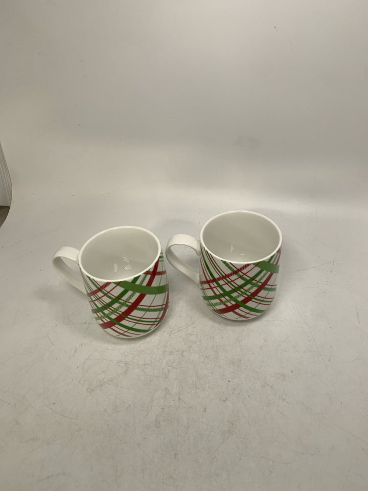 2 CRATE & BARREL GREEN ED PLAID MUGS.