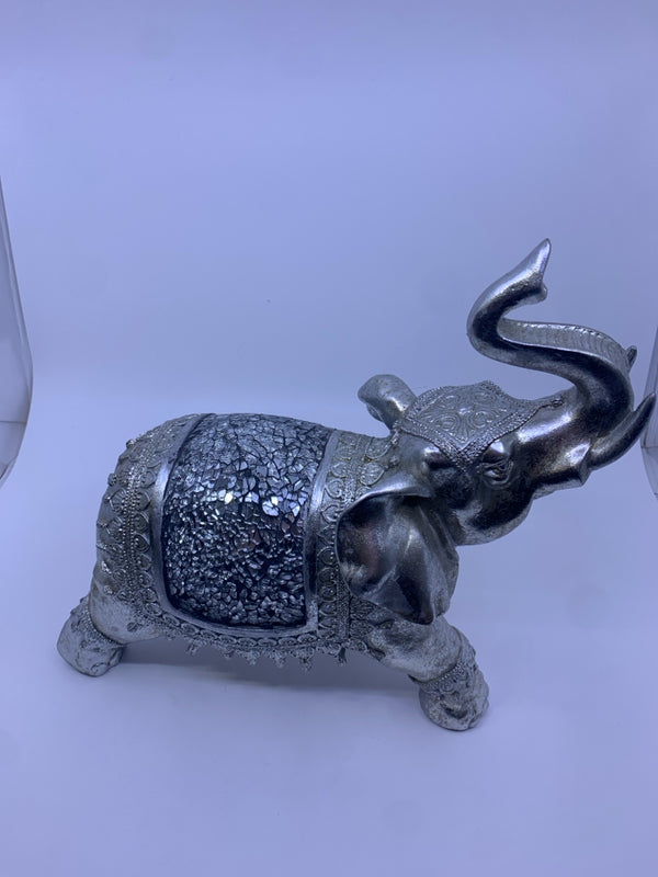 SILVER AND MOSAIC DETAILED ELEPHANT.
