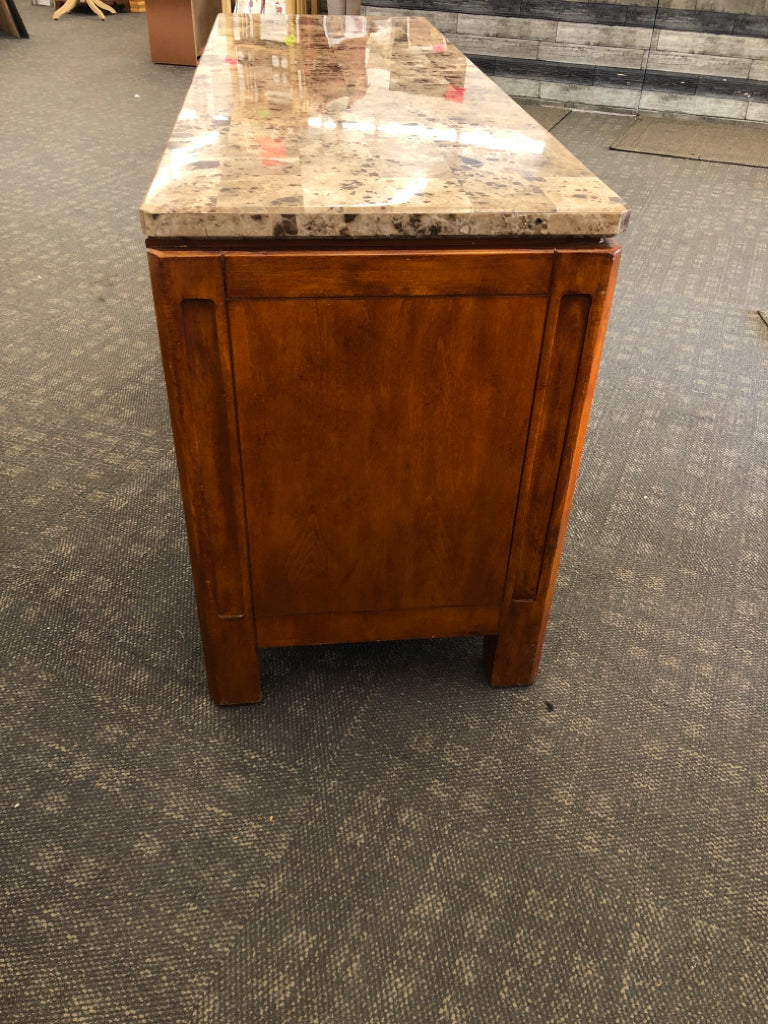 FAUX HEAVY BROWN SQUARE DESIGN TOP W/ WOOD BASE 2 CUBBIES/DRAWERS.