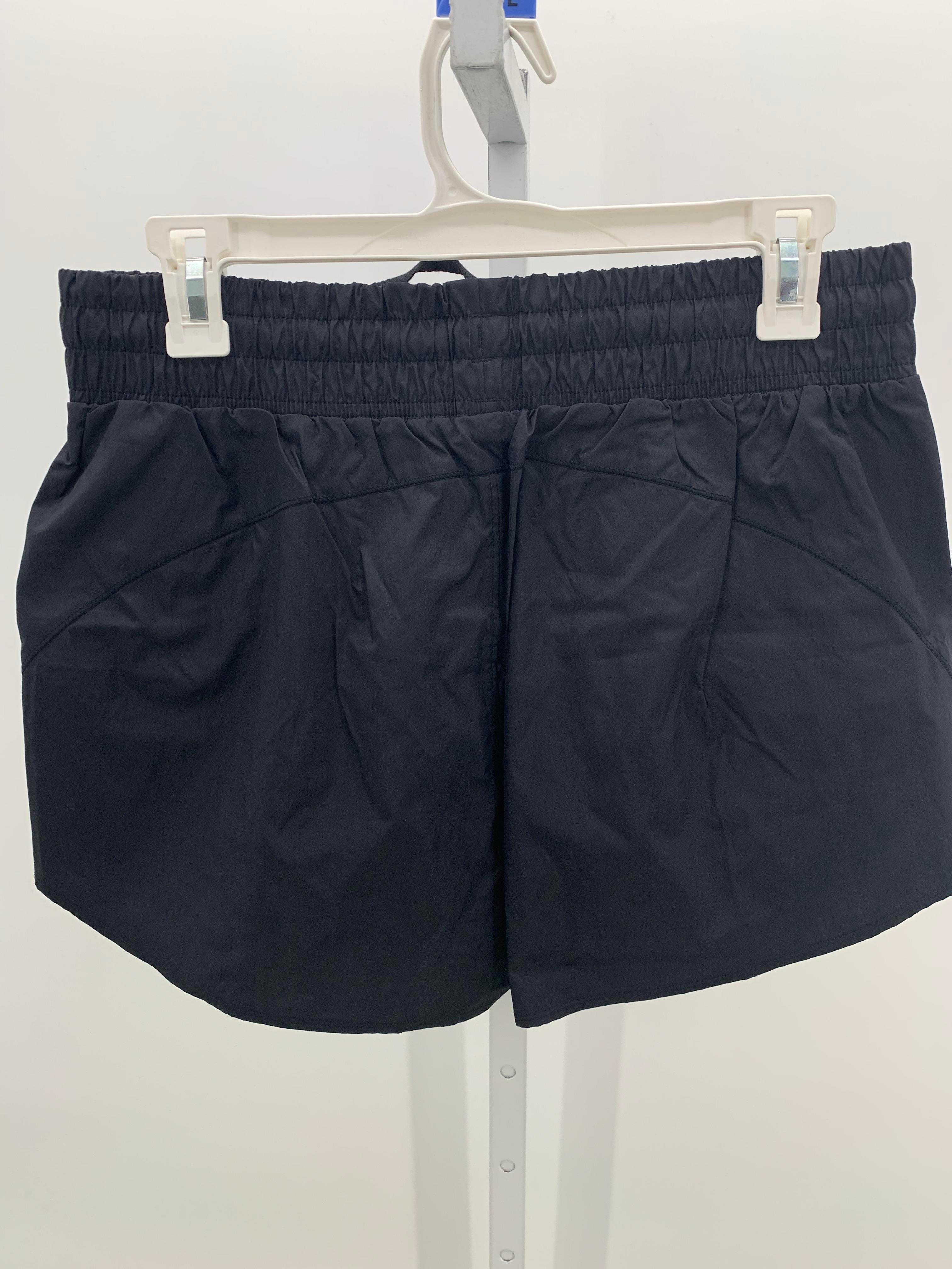 Under Armour Size Medium Misses Shorts