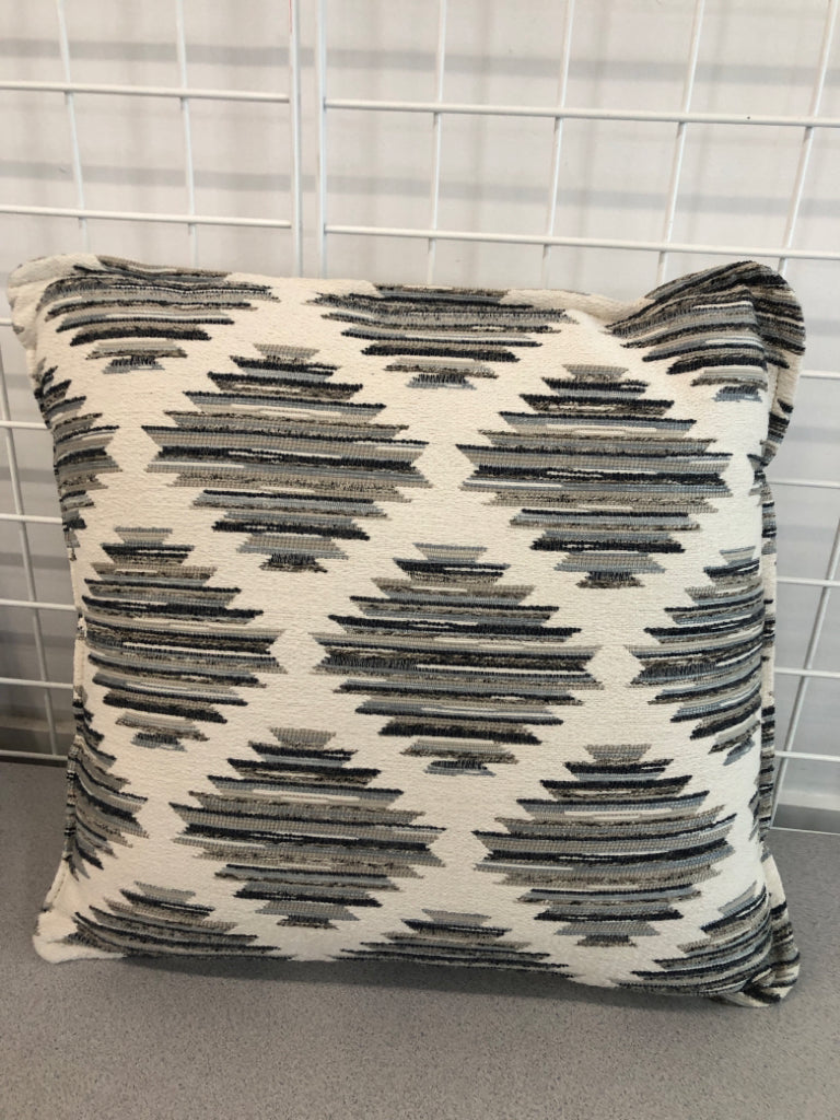 BLUE & CREAM GEOMETRIC ACCENT PILLOW.