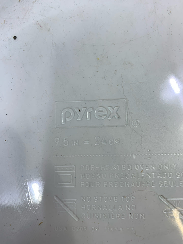 CLEAR PYREX PIE PLATE.