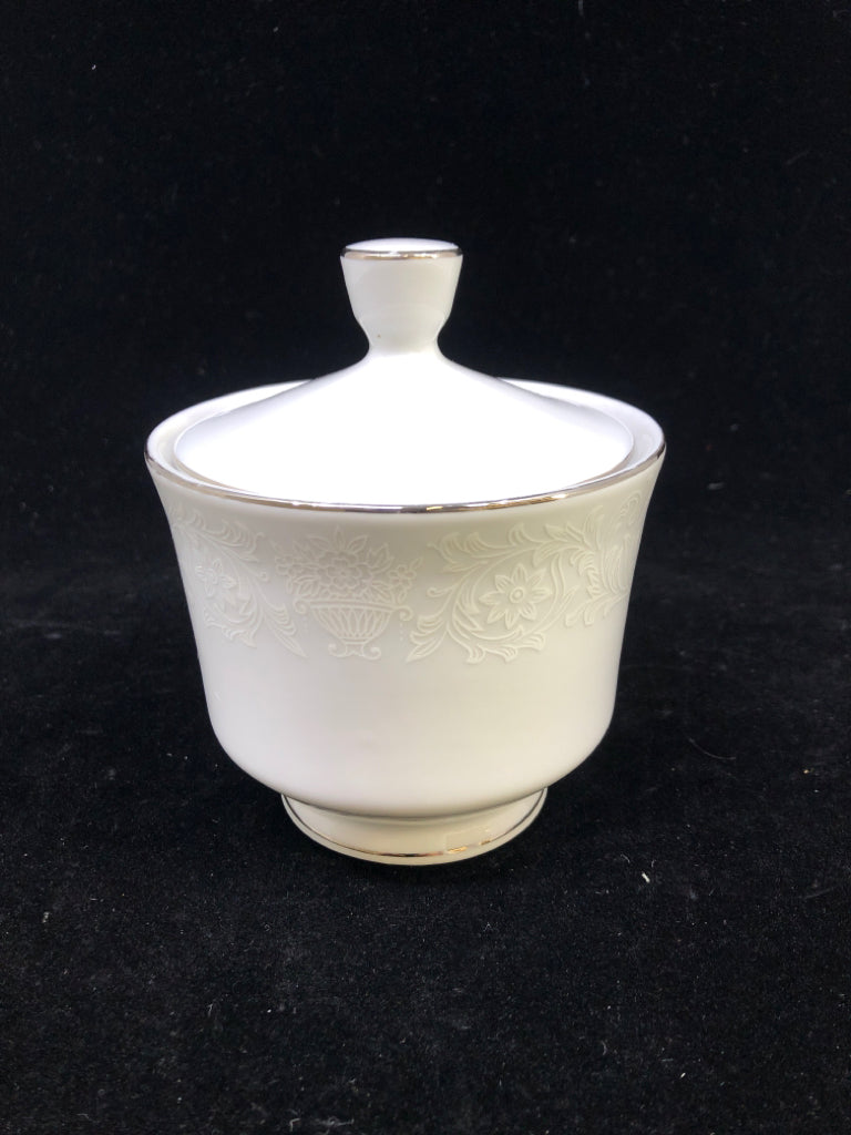 VTG LOVELACE CREAM & SUGAR SET.