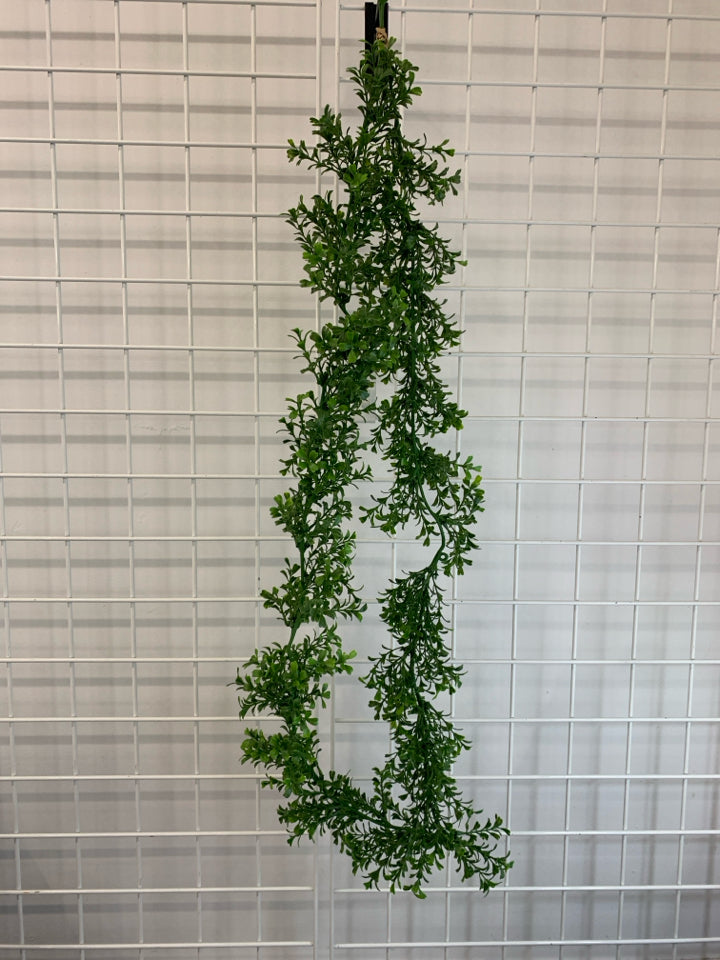 FAUX GREENERY GARLAND.