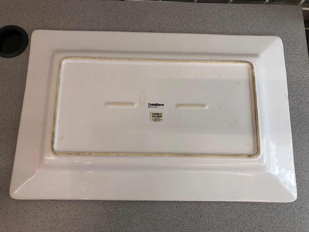 WHITE RECTANGULAR CENTERPIECE TRAY.