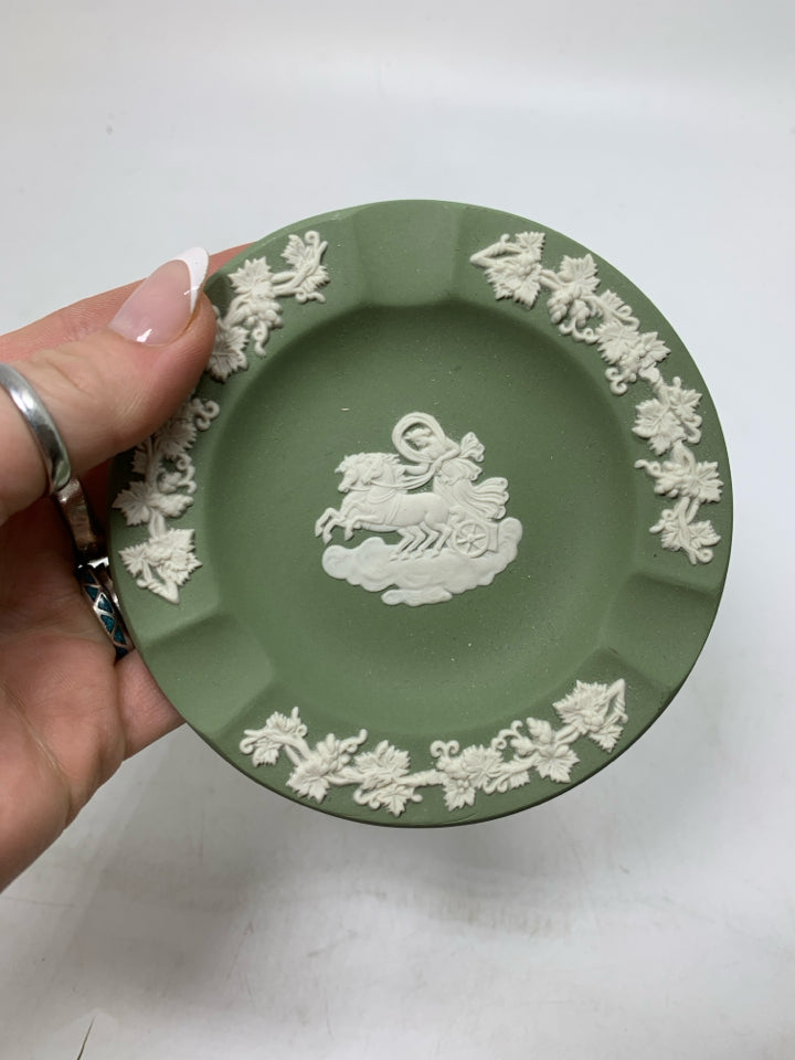 VTG JASPERWARE CIRCLE ASHTRAY W/ HORSES.