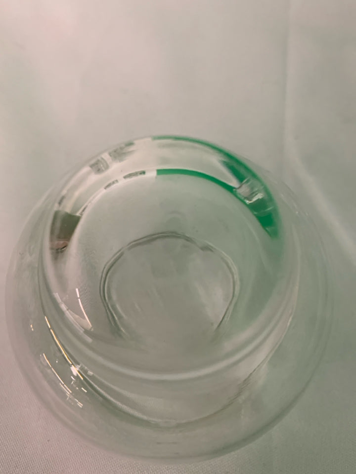4 SMALL STEMLESS LIQUOR GLASSES.