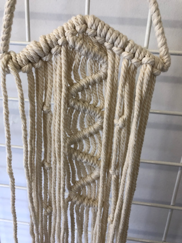 MACRAME STAR WALL HANGING.