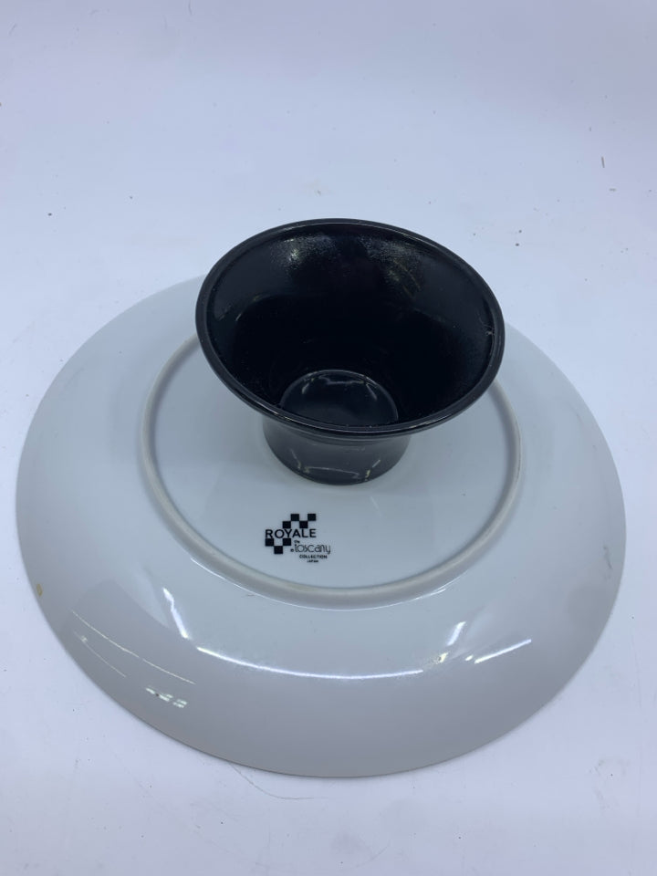 BLACK AND WHITE CHECKERED PATTERN FOOTED CAKE STAND.
