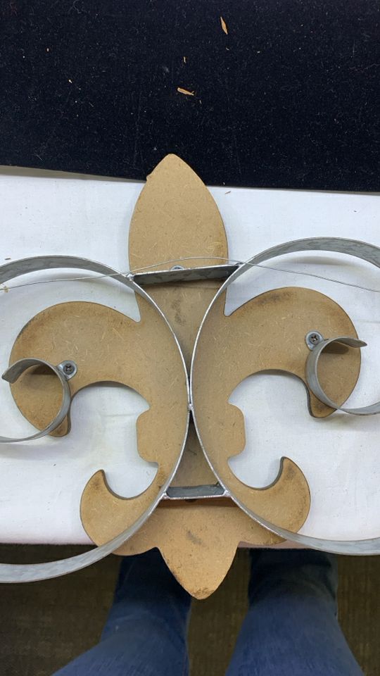 GALVANIZED METAL FLEUR DE LIS WALL HANGING.