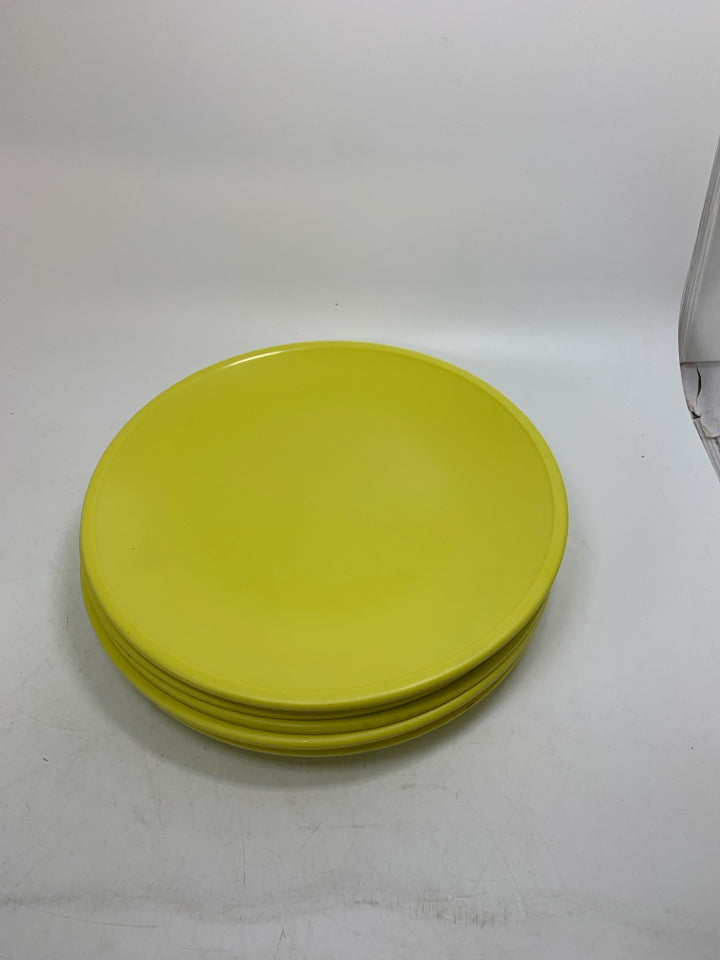 8 MELAMINE DINNER PLATES.