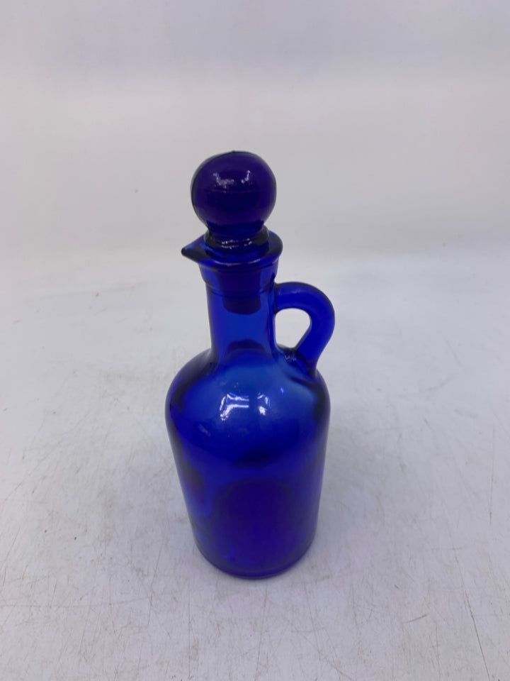 EMPTY GLASS OLIVE OIL BOTTLE W/ HANDLE/TOPPER.