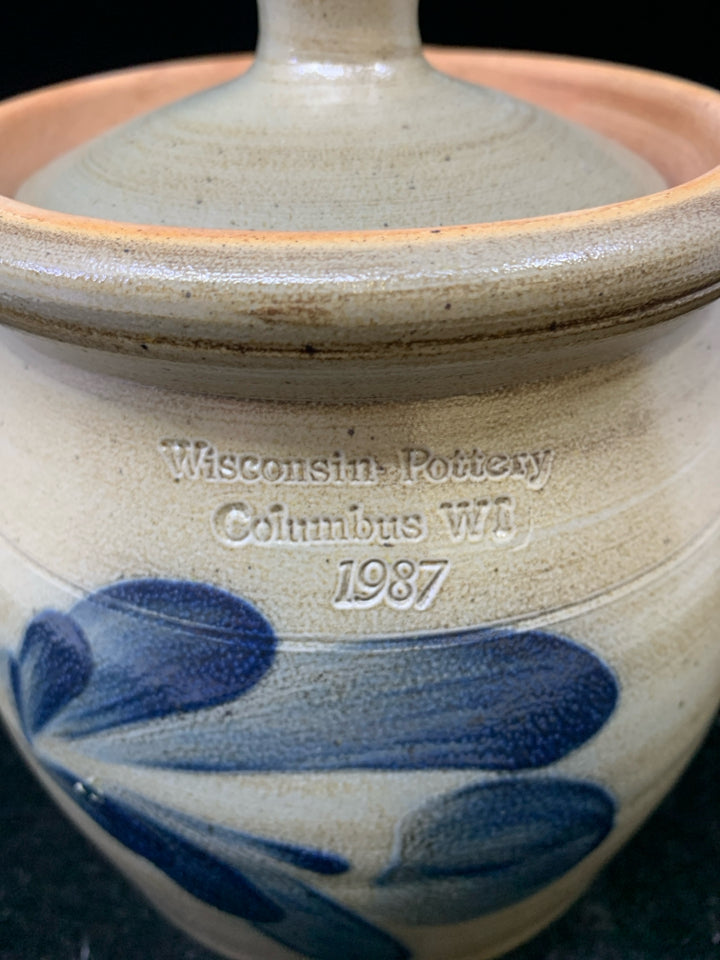 WISCONSIN POTTERY CROCK W/ LID ONE HANDLE BLUE LEAF.