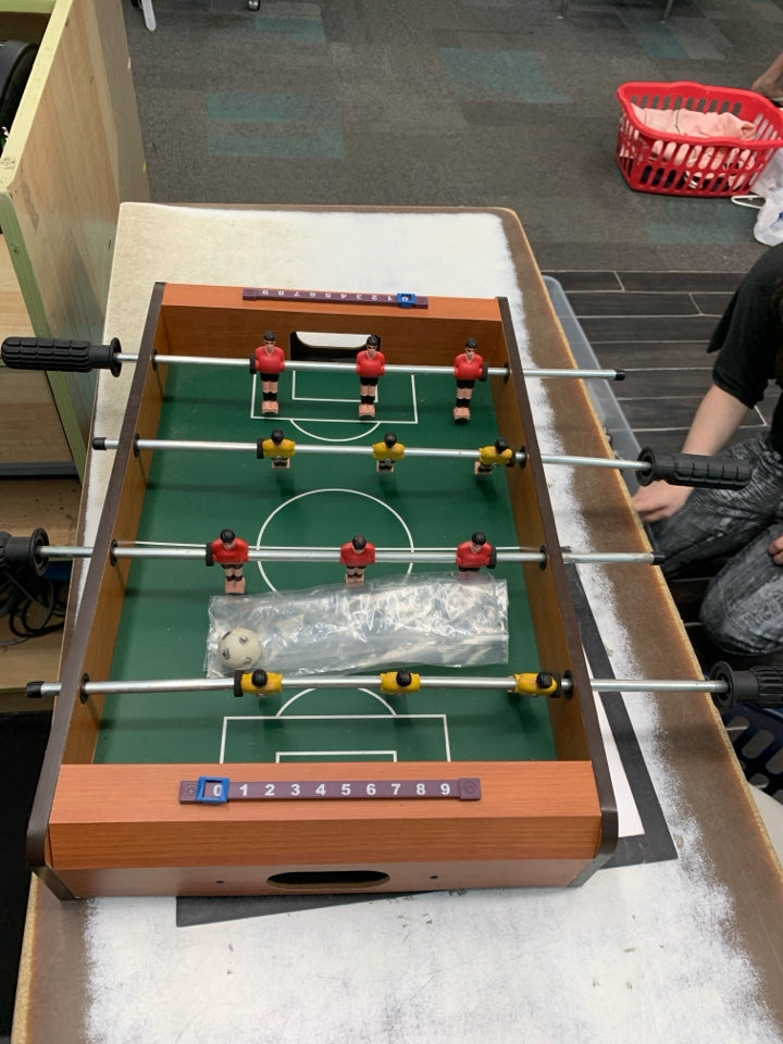 19" TABLETOP FOOSBALL WITH 1 SOCCER BALL