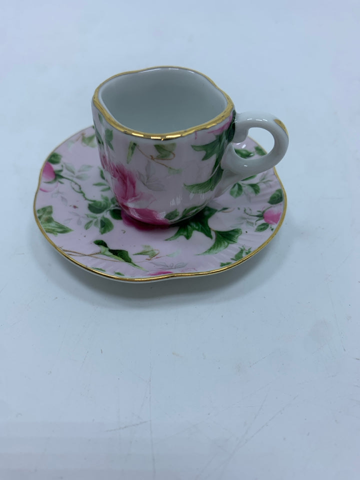 PORCELAIN DECOR TEACUP W/ROSE GOLD RIM.