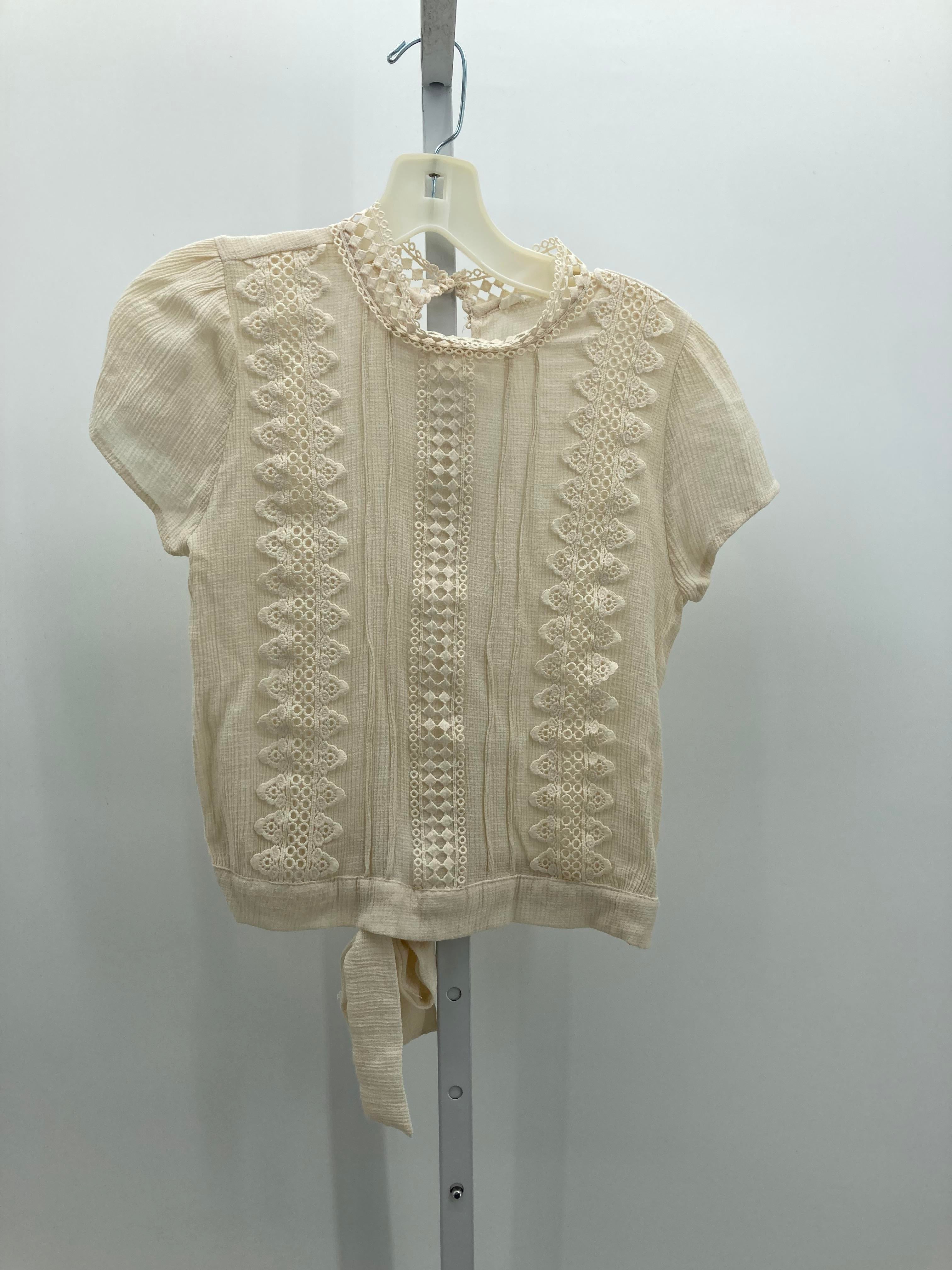E&M Size Medium Juniors Short Sleeve Shirt