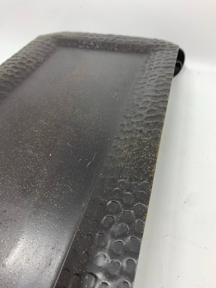 HAMMERED METAL RAISED DISPLAY TRAY.