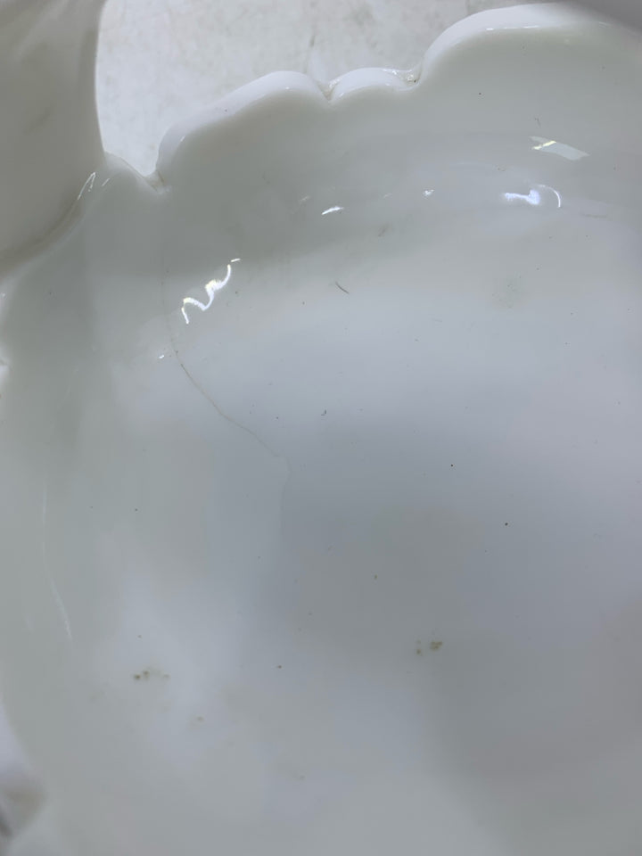 VTG FENTON MILK GLASS SMALL BASKET W/ PAINTED FLOWERS.