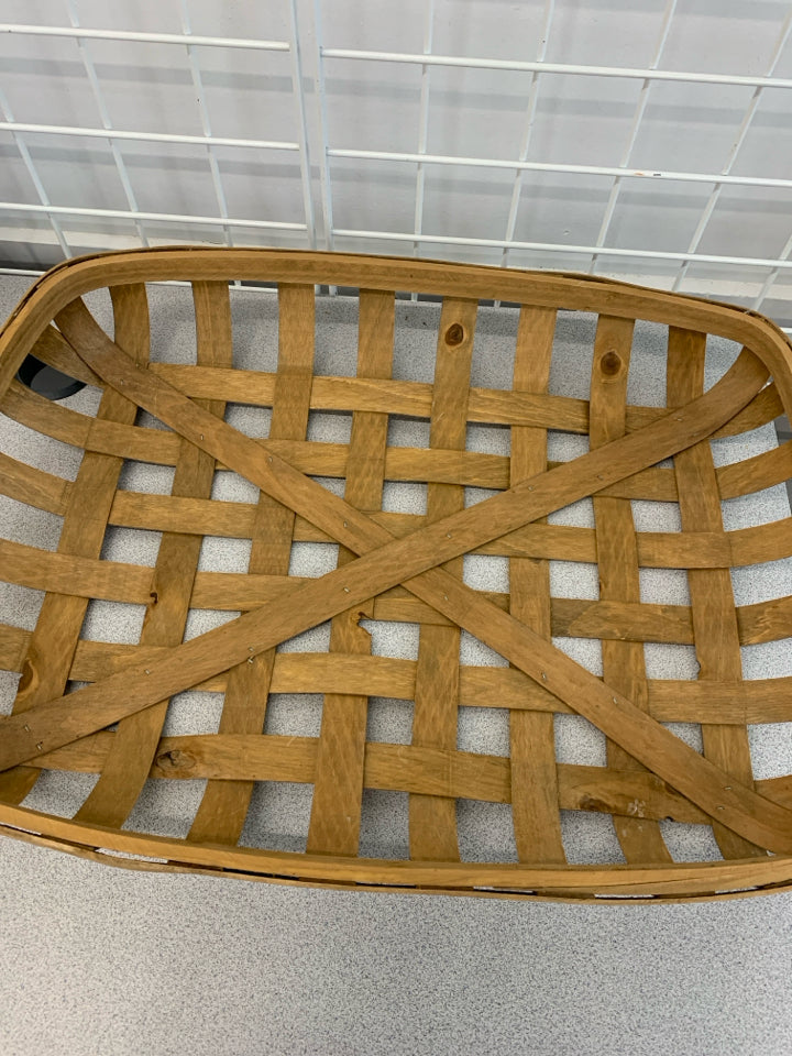 LG WOOD WOVEN TOBACCO BASKET.
