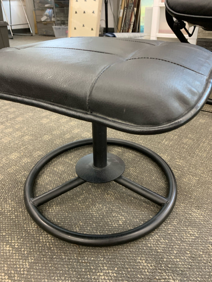 FAUX LEATHER SWIVEL OFFICE CHAIR W/FOOTSTOOL.