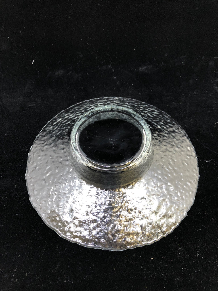 TEXTURED GLASS BOWL W/RAISED EDGES.