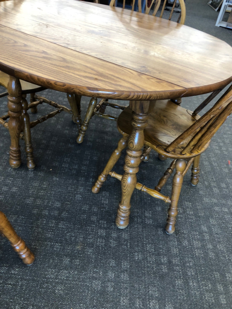 ROUND WOOD DROP SIDE DINING TABLE W/4 CHAIRS.