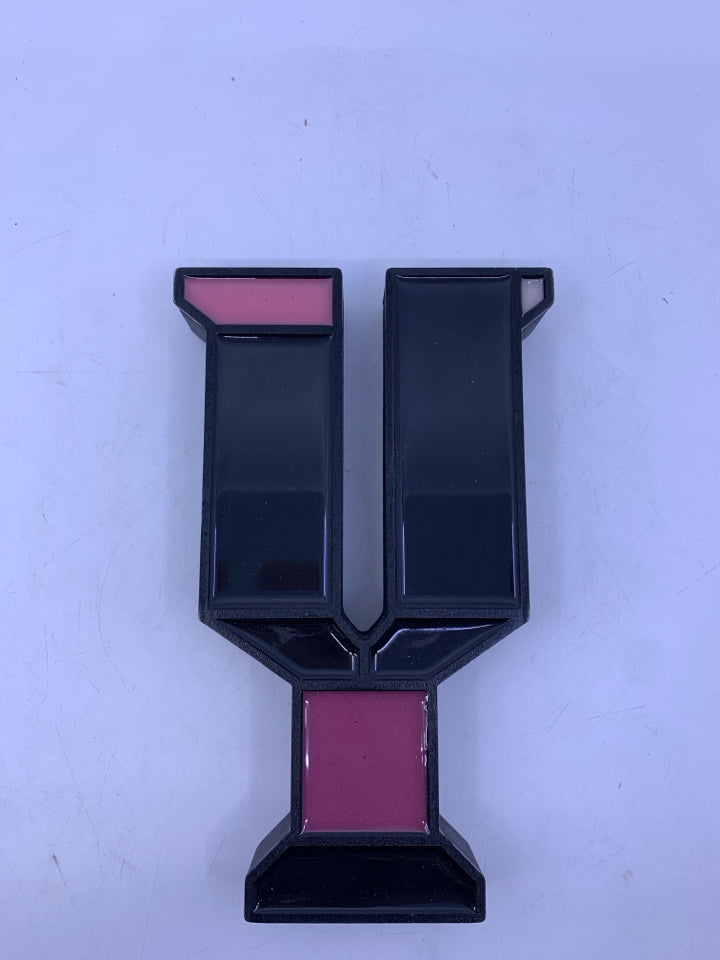 "Y" PINK/BLACK STANDING SIGN ASHLAND.