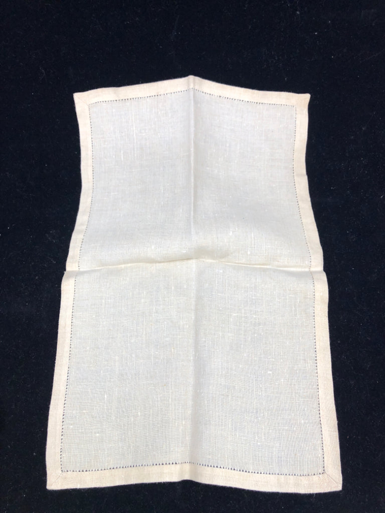 4 CREAM LINEN RECTANGLE NAPKINS.