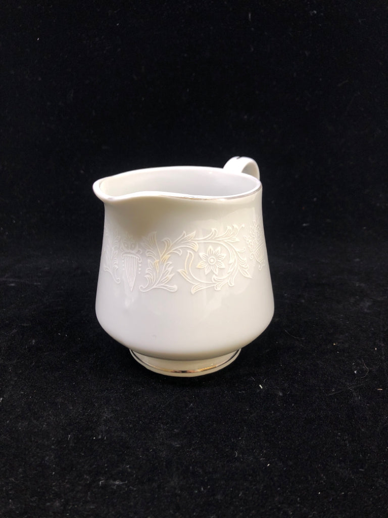 VTG LOVELACE CREAM & SUGAR SET.