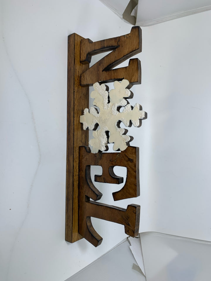 WOOD SPELLING NOEL W/ SNOWFLAKE SIGN.