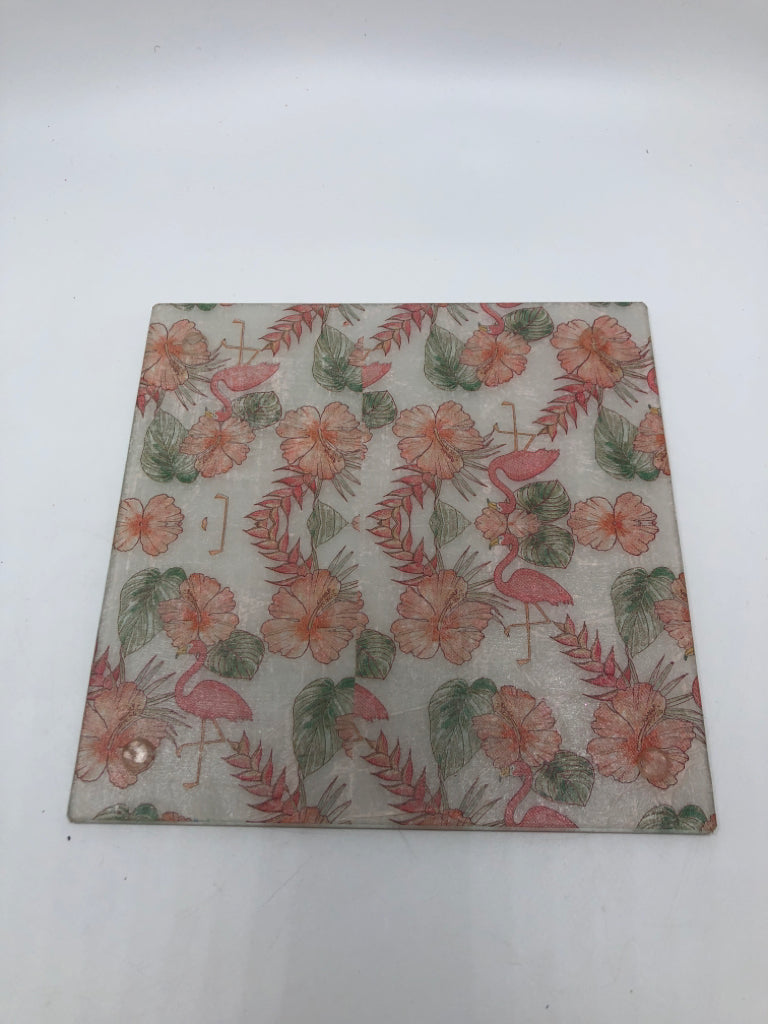 GLASS FLAMINGO TRIVET.