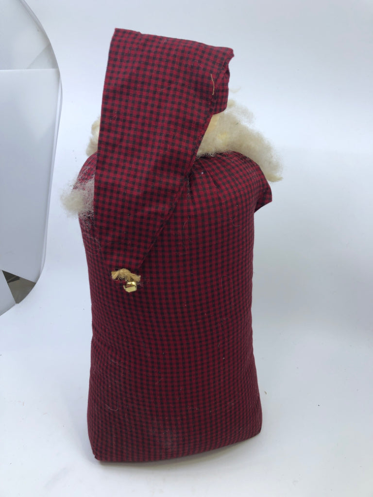 PRIMITIVE SANTA HOLDING TOYS FIGURE.
