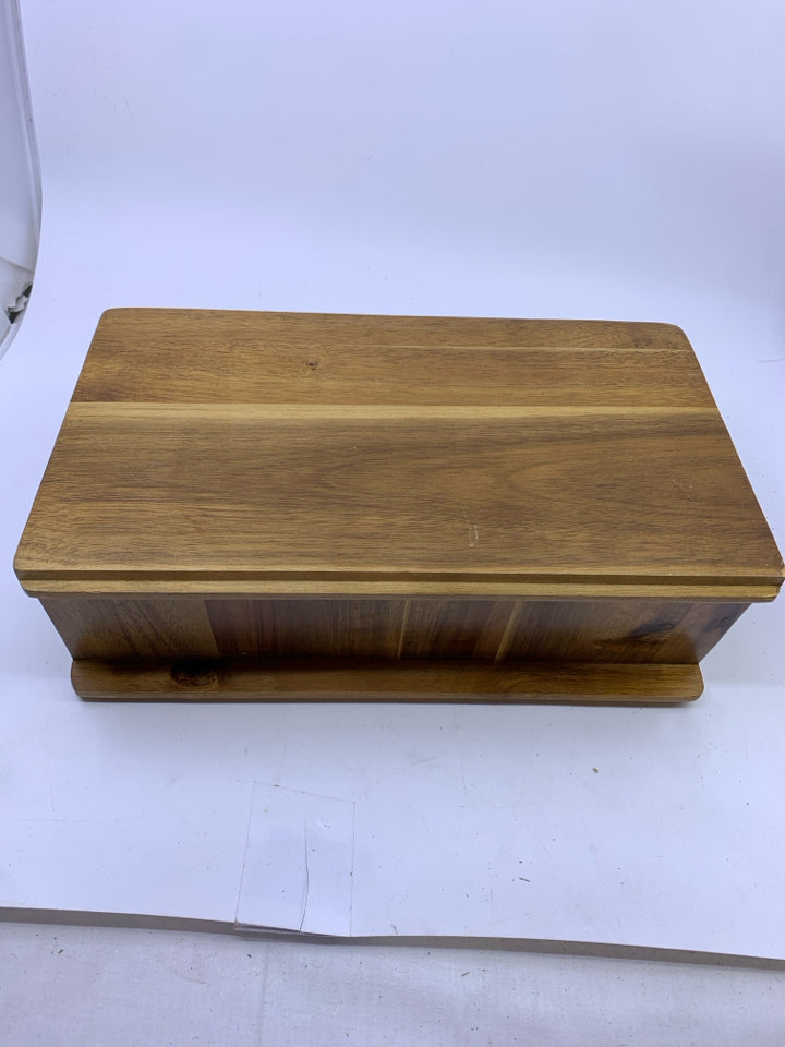 WOODEN SPICE JAR HOLDER.