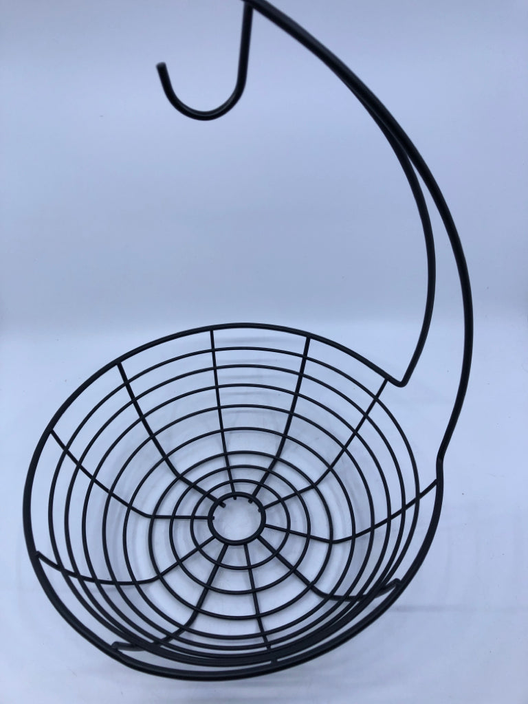 BLACK METAL FRUIT BASKET WITH BANANA HOOK.