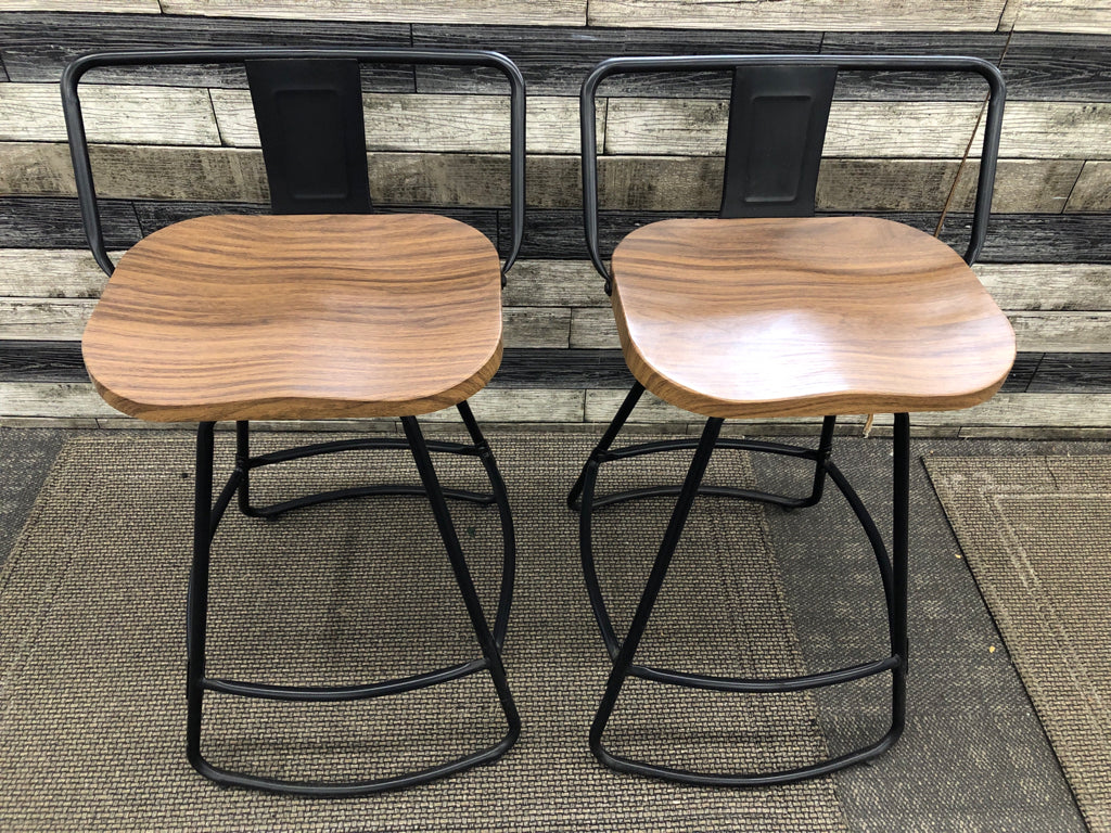 2 MODERN WOOD & METAL SWIVEL BAR STOOLS.