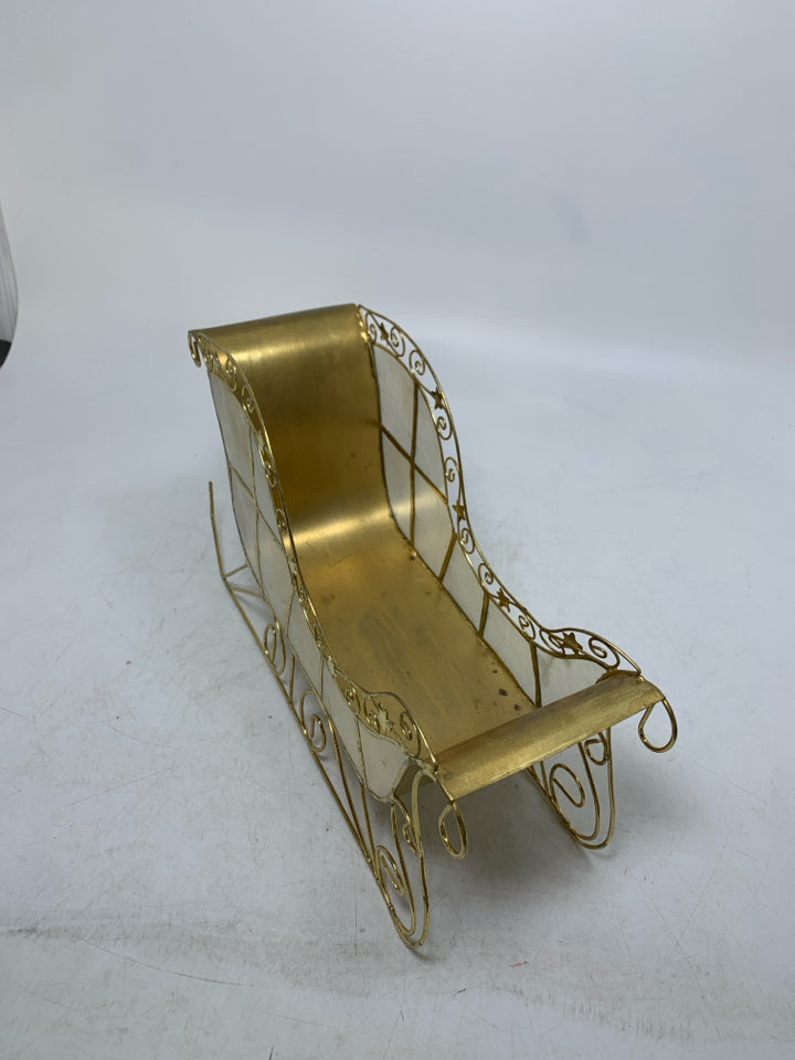 LIGHTWEIGHT METAL GOLD SLAY DECOR W/ STARS.