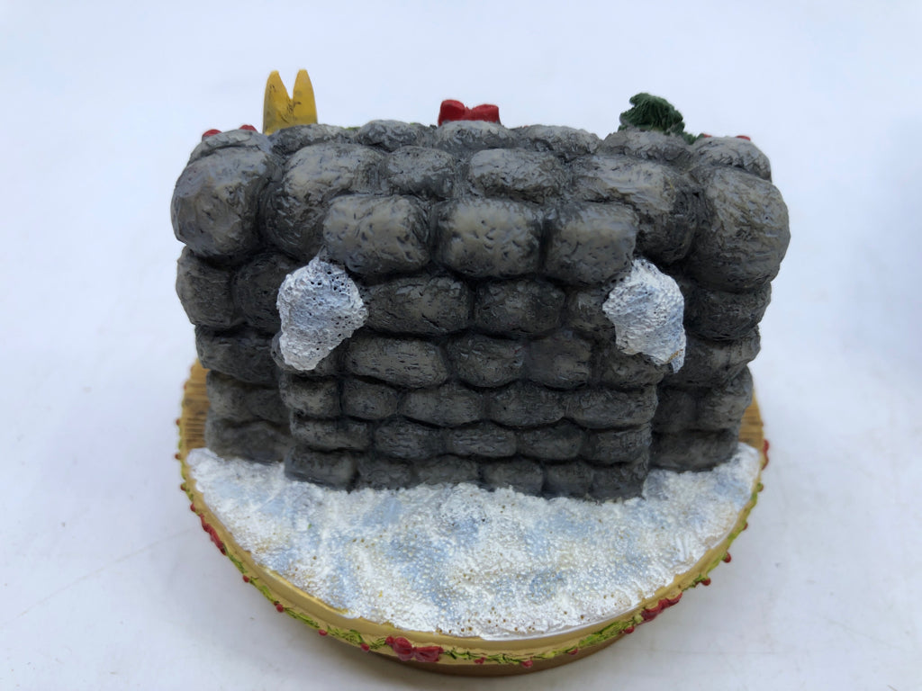 NIB WINTER LODGE CANDLE TOPPER.