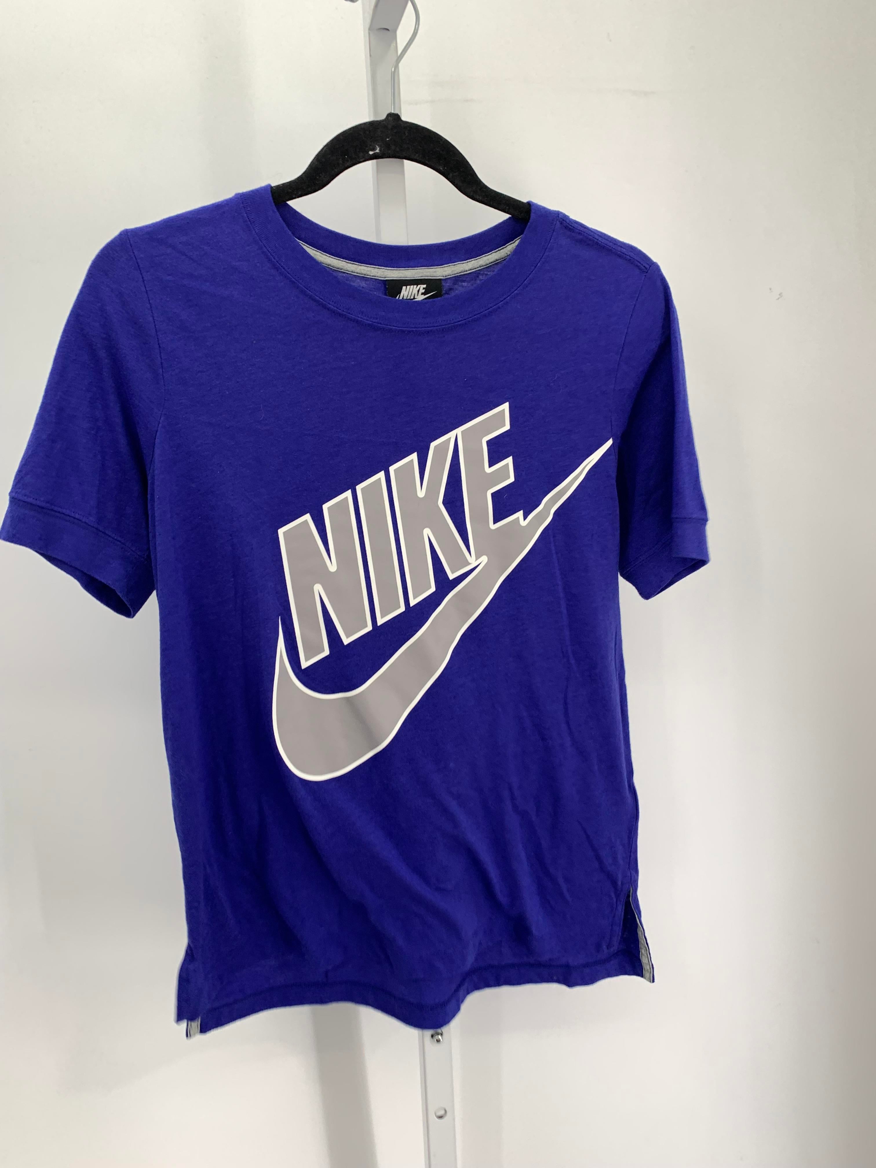 Nike Size Small Misses Short Sleeve Shirt