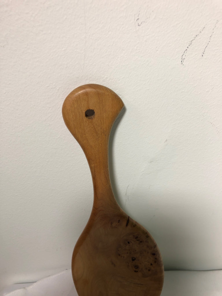 VTG WOOD HANDLED MIRROR.