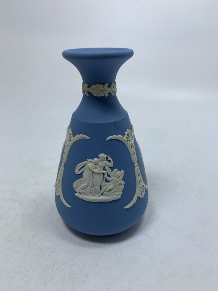 VTG JASPERWARE SHORT VASE W/ HORSE SCENE.