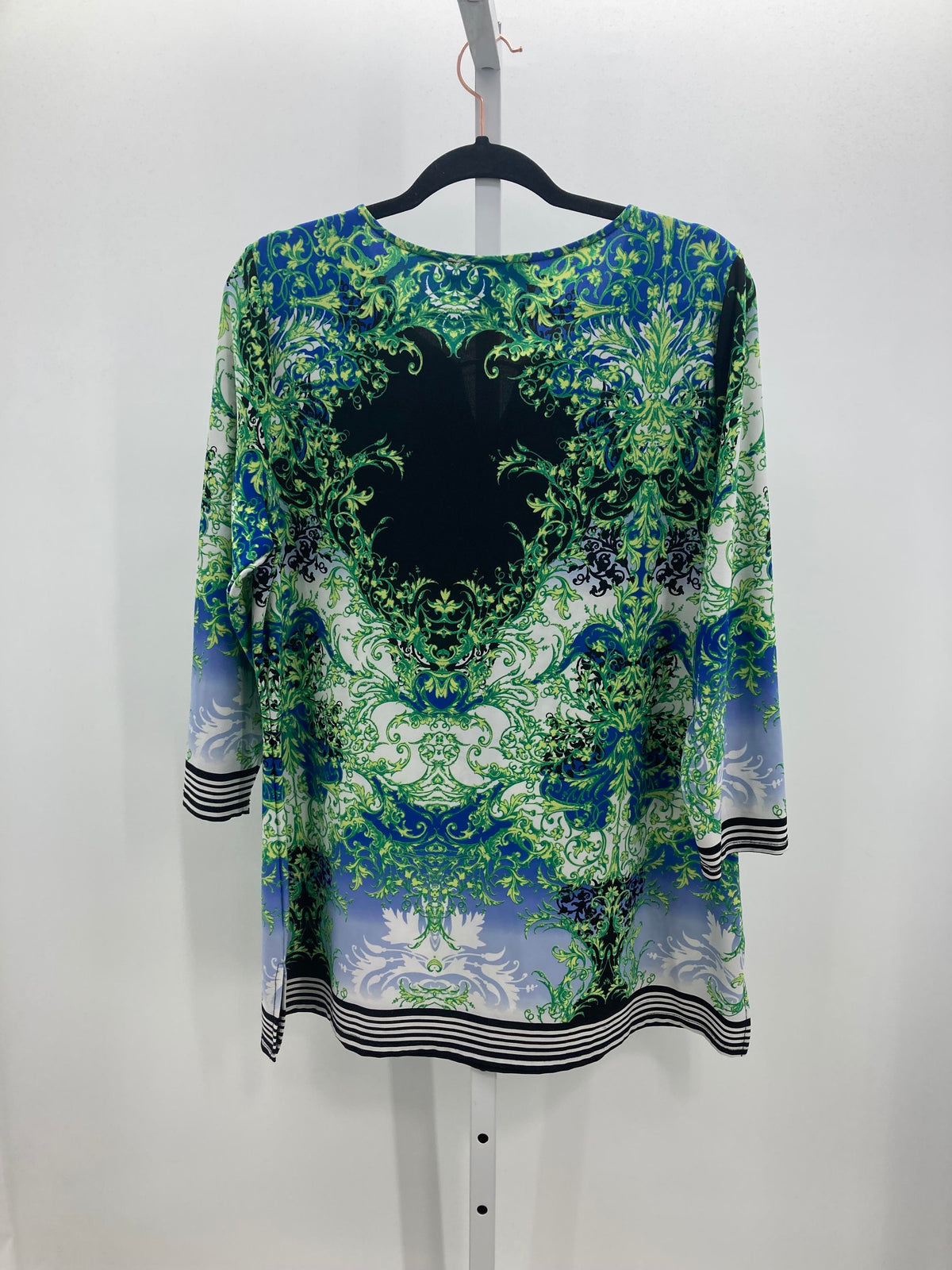 Size Large Misses 3/4 Sleeve Shirt