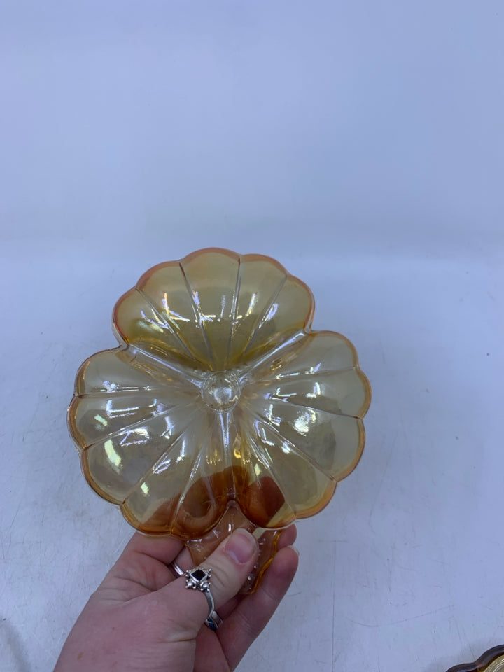 PEACH IRIDESCENT DIVIDED CLOVER SHAPED DISH.