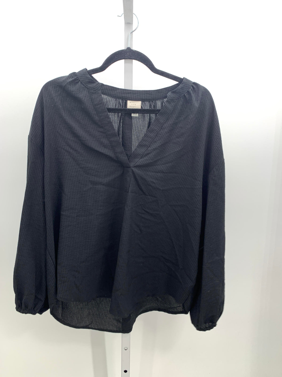 A New Day Size Large Misses Long Sleeve Shirt