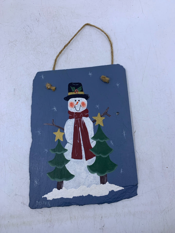 SMALL STONE SLATE W/ SNOWMAN 2 CHRISTMAS TREES INFRONT WALL HANGING.