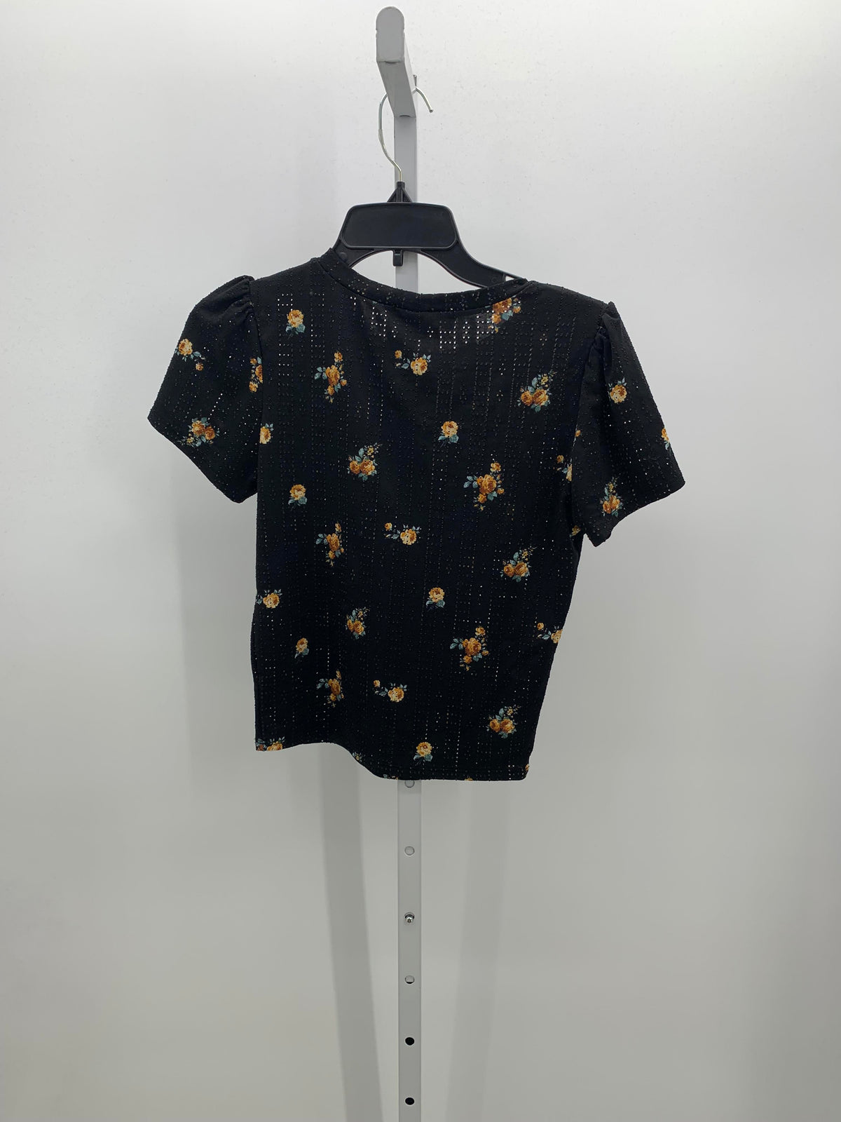 Vibe Size Medium Juniors Short Sleeve Shirt
