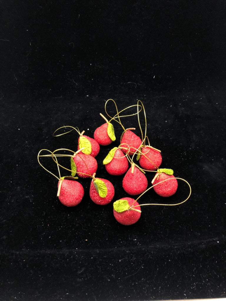 11 GLITTER APPLE ORNAMENTS.