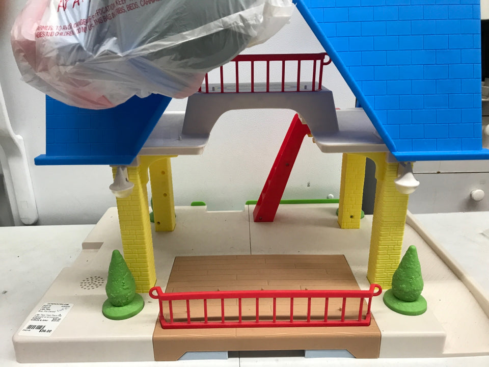 Little Tikes Tikes Place Play Dollhouse w/ accessories