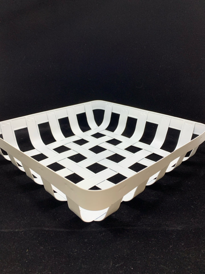 WHITE METAL SHALLOW WOVEN BASKET TRAY.