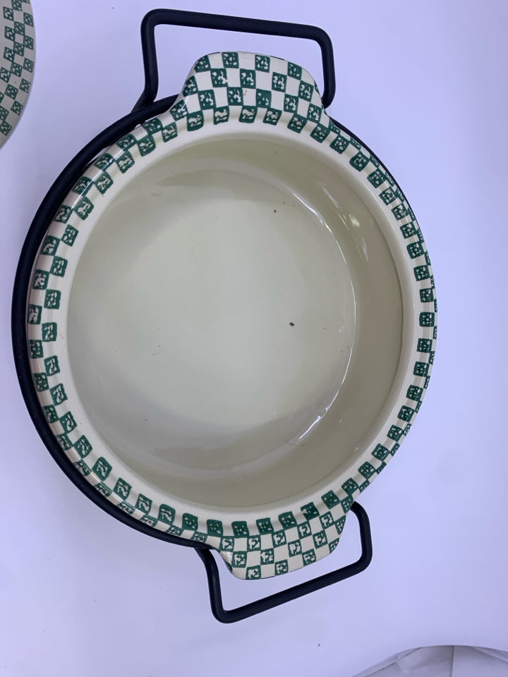 VTG ROUND APPLE CASSEROLE DISH W LID IN BLACK METAL STAND.