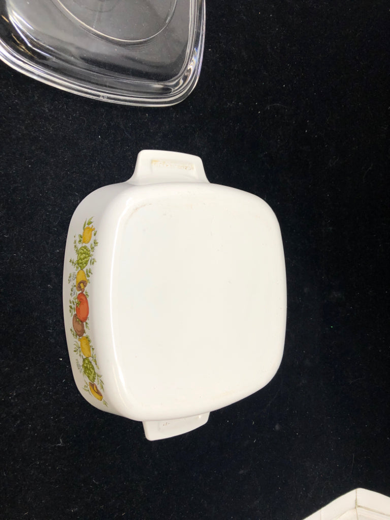 PYREX WHITE CASSEROLE DISH W/ LID.